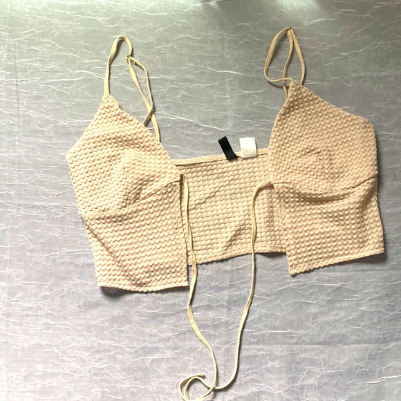 Cream Colored Crop-top - Picture 4 of 5